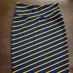 😍Lularoe Striped Cassie